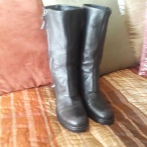 MIU MIU Leather boots Like New with a flaw